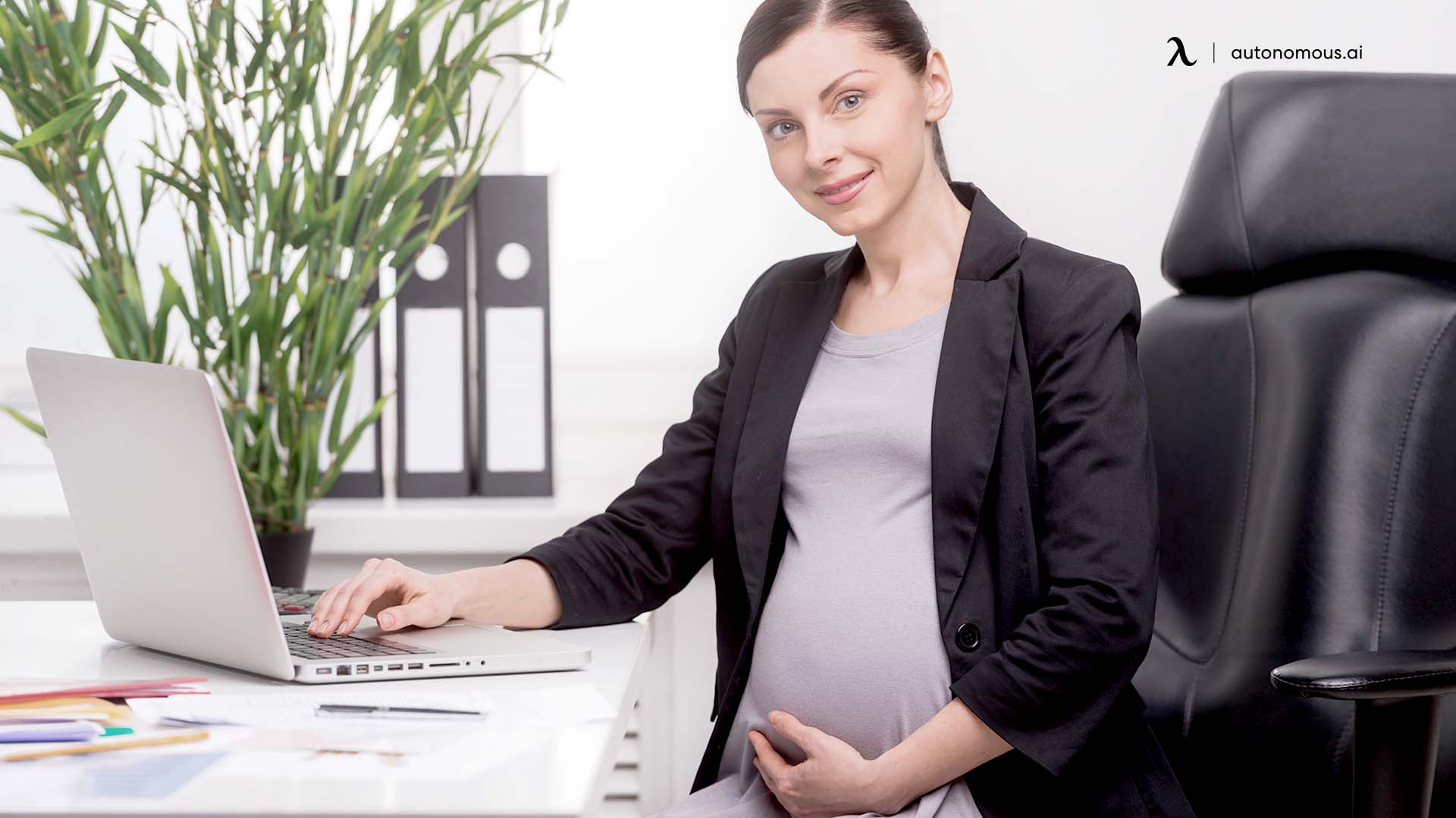 Top 5 Office Chairs for Pregnant Ladies You Can Find in The UK