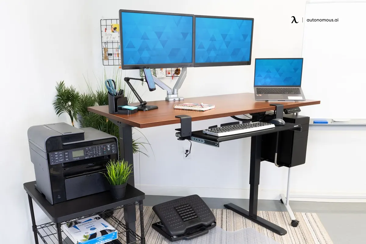 Pick the Best 60-inch Desks for Your Large Workspace
