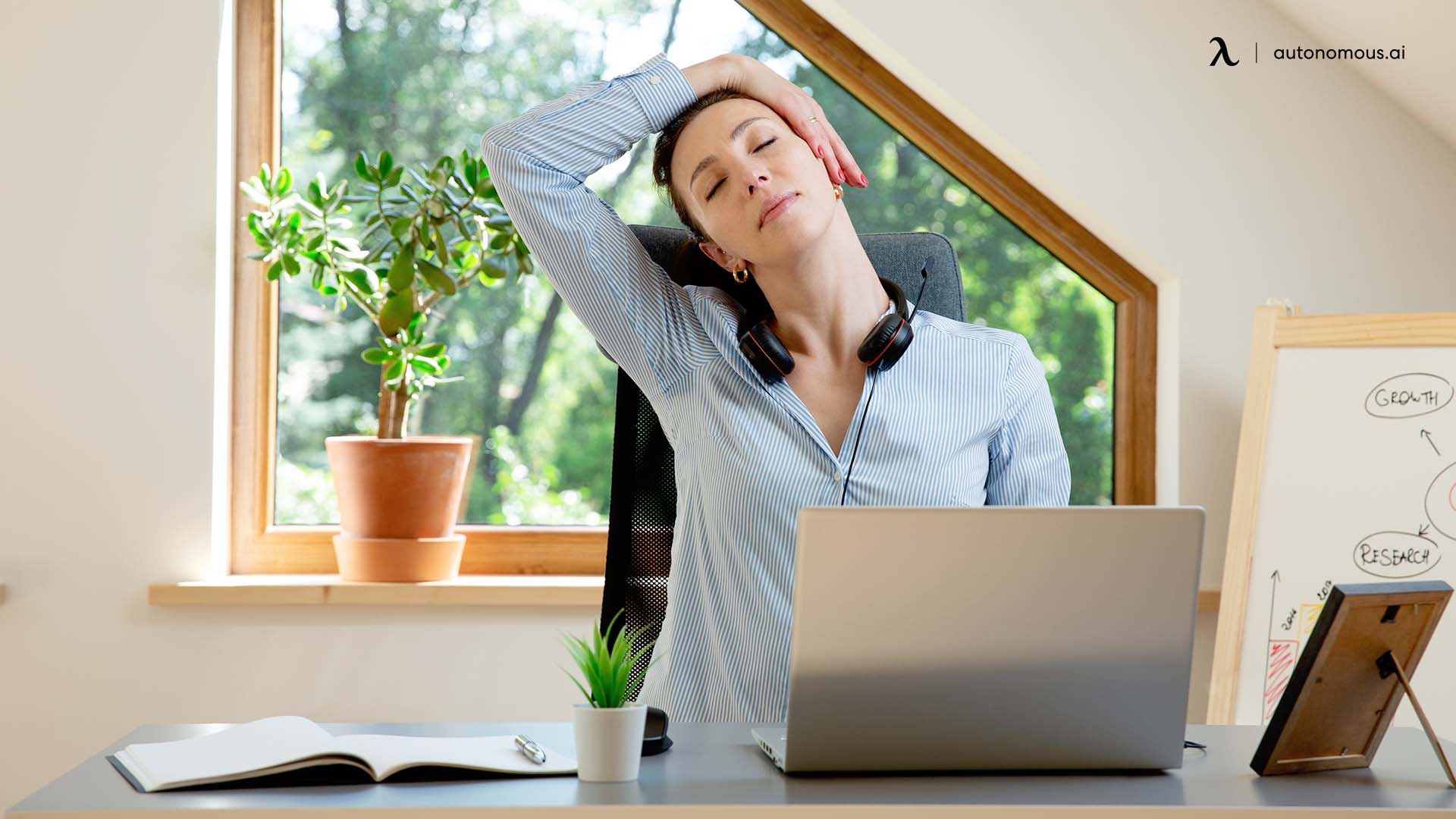 7 Easy to Do Computer Neck Exercises at Your Office Desk
