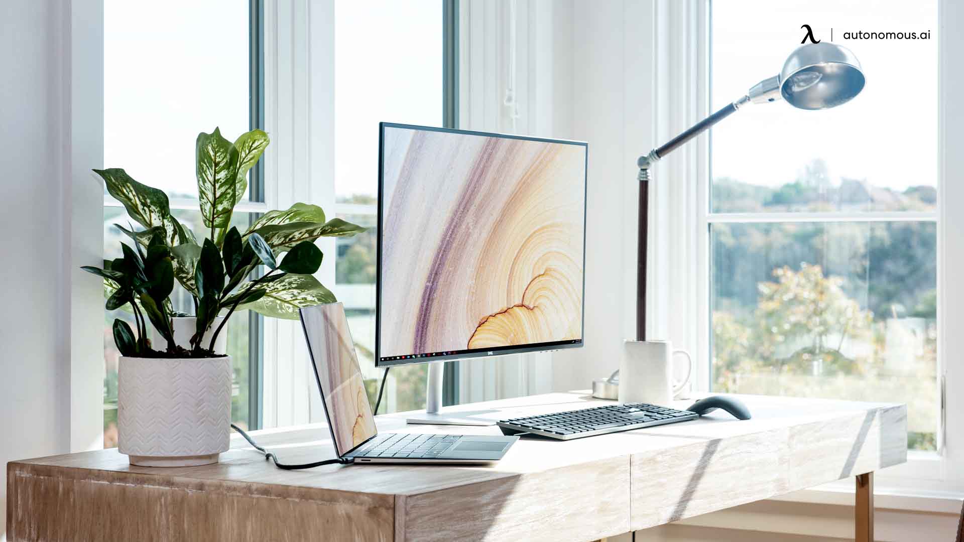 7 Tips To Make A Small Home Office Feel Bigger