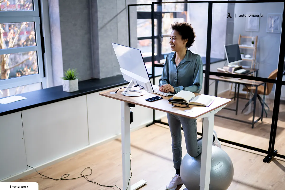 Standing Desks Benefits at Work: Health Benefits of Using It