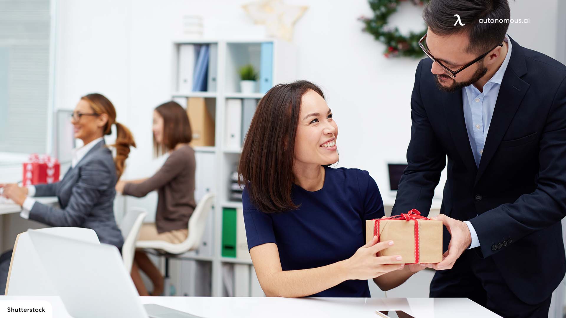Best Bulk Office Gifts for Your Staff That Can Boost Morale
