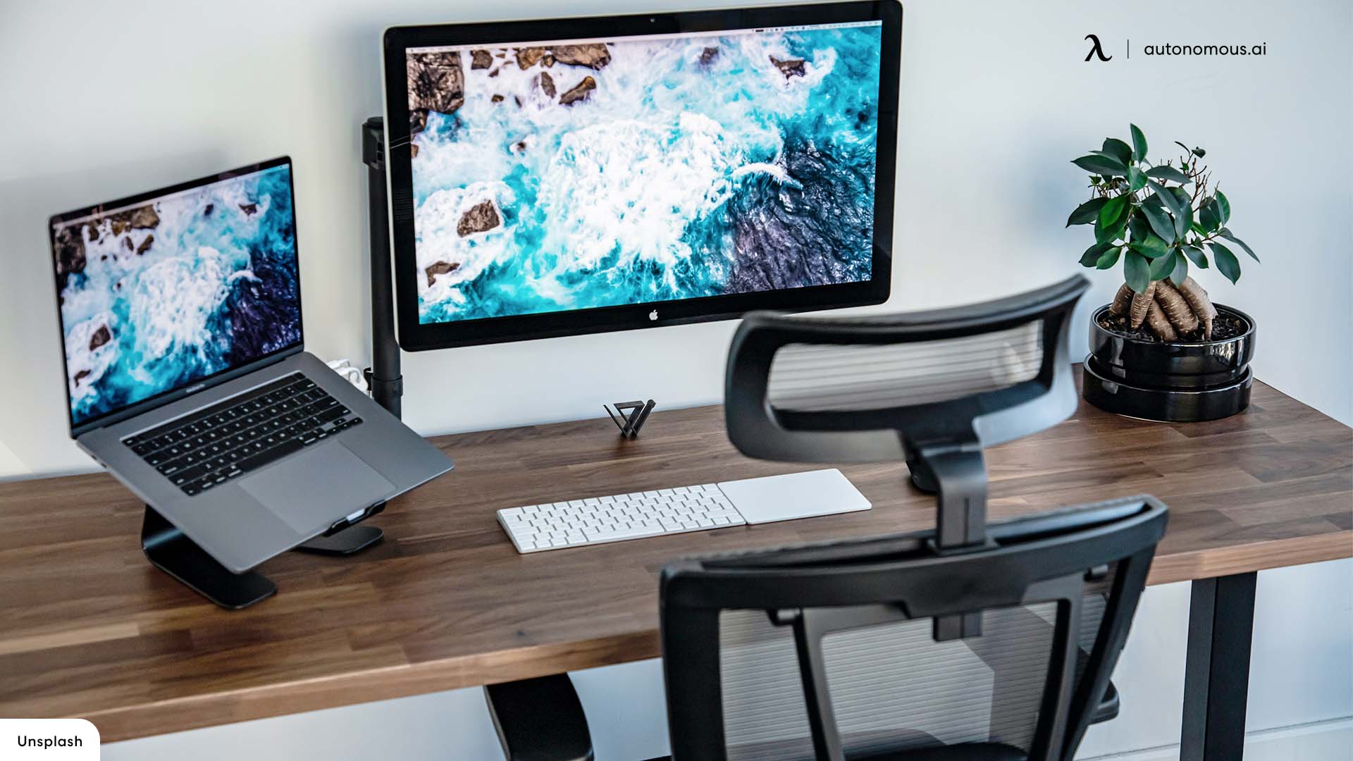 Best Computer Desks for Apple iMac in 2022