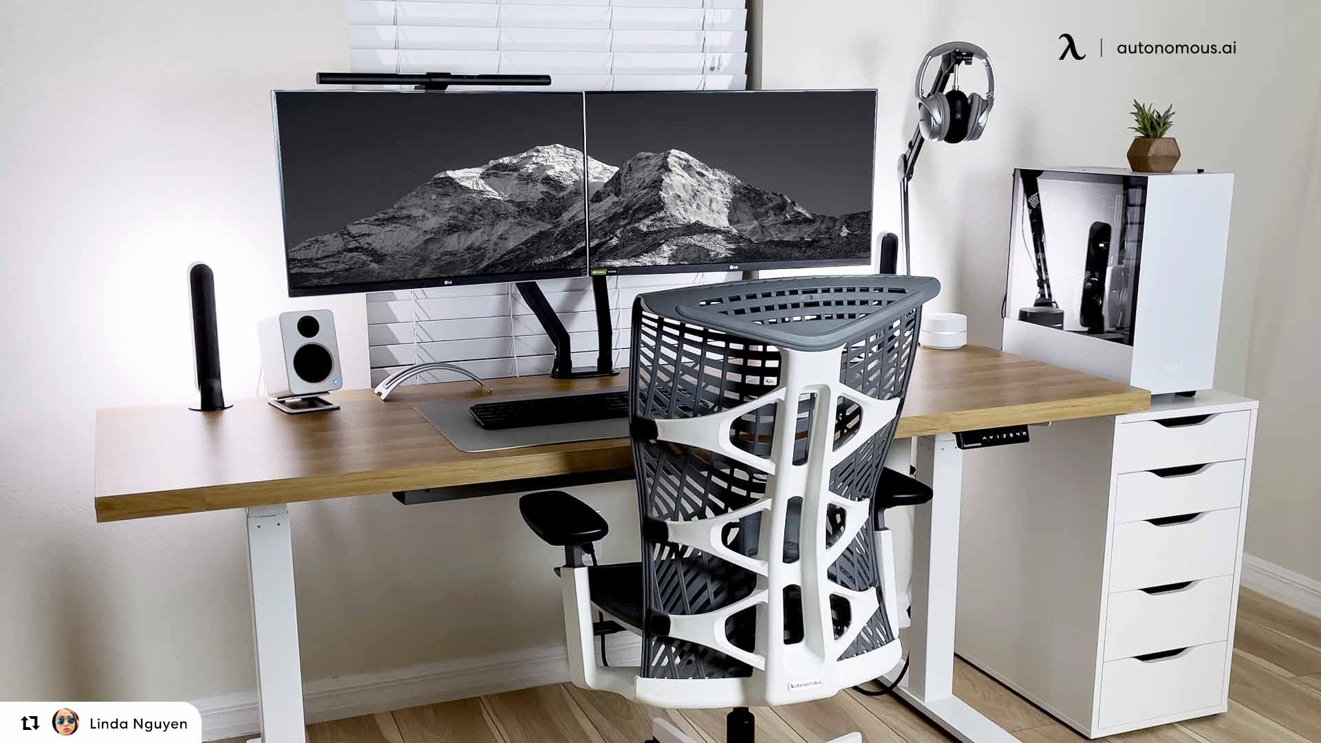 This Is the Ideal Clean White Gaming Setup Equally Suited to Work