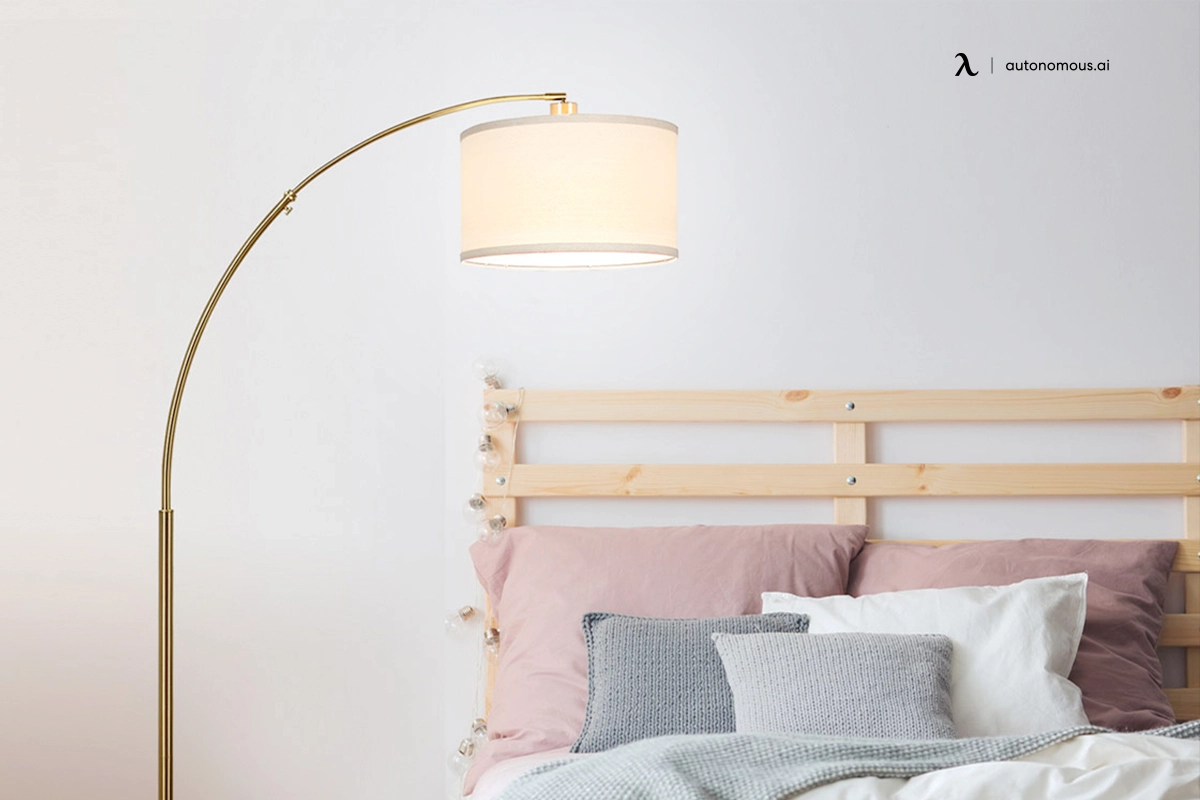 How to Choose The Best Reading Lights for Your Bed?
