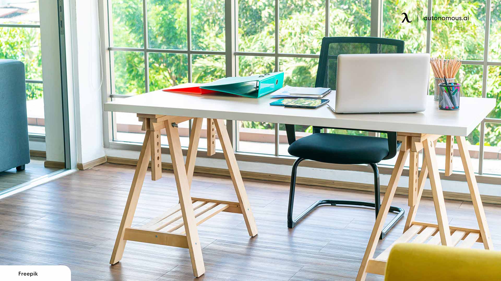 Ideas To Create A Functional Office Desk