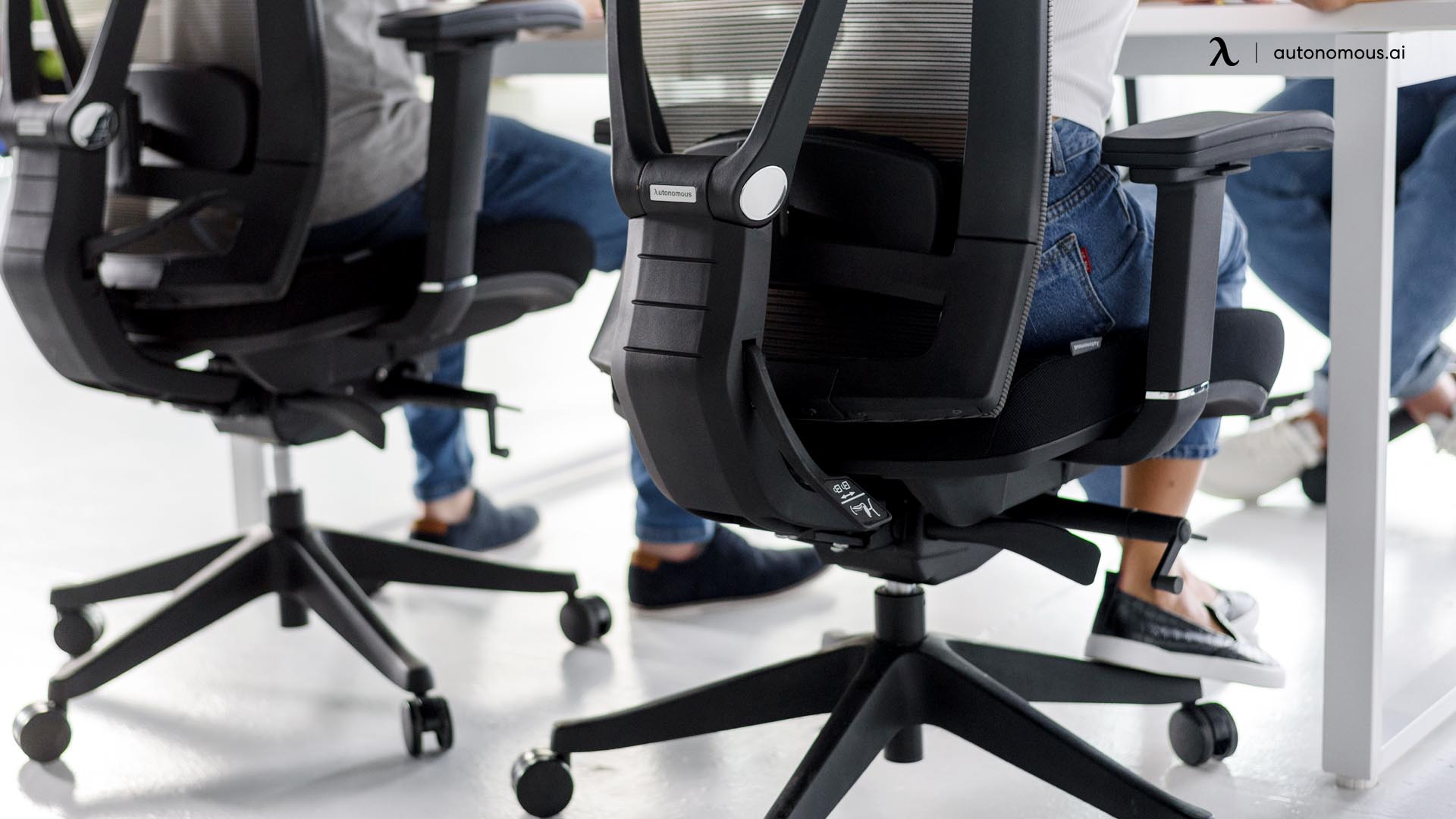 How an Ergonomic Chair Helps With Back Pain