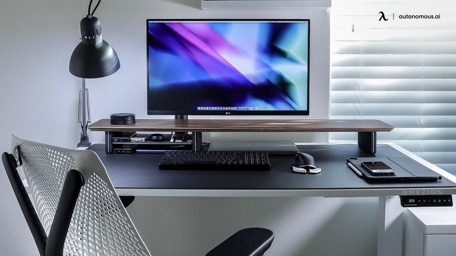 Motorized vs Non-Motorized Standing Desks: Which to Choose?