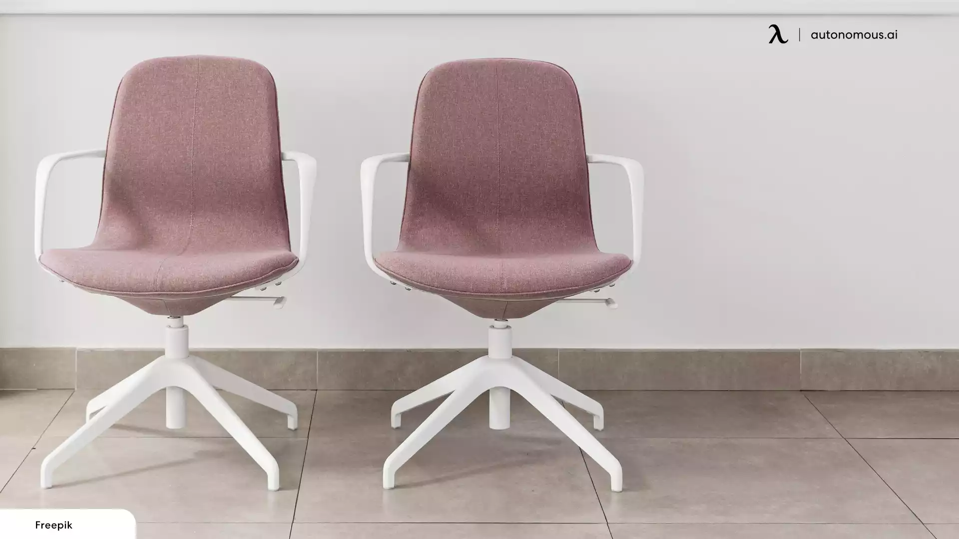 Pros & Cons of Microfiber Office Chairs in 2023