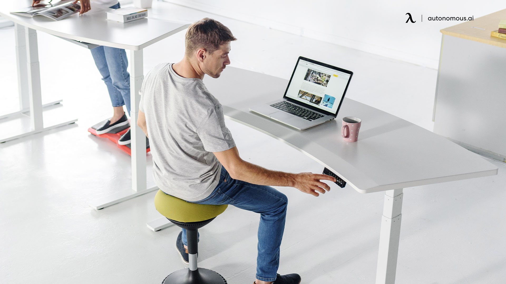 The 20 Best Adjustable Office Desks (2022 Review)