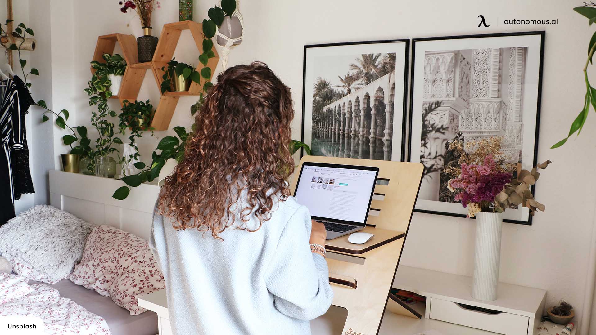 Top 20 Compact Standing Desks for Small Spaces (2022 Review)