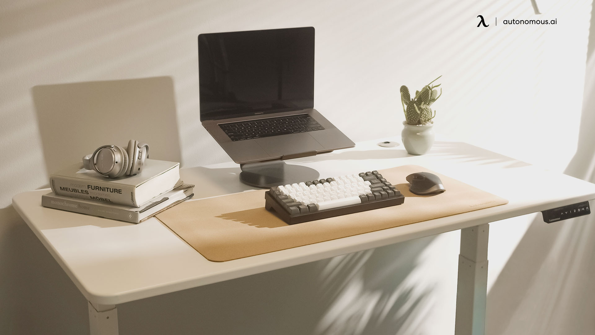 Comfort Knows No Limits – Height-Adjustable Desk Designs