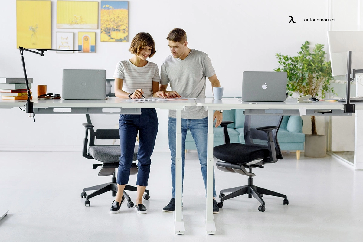 Top Picks of 4-Leg Desk for Home and Office