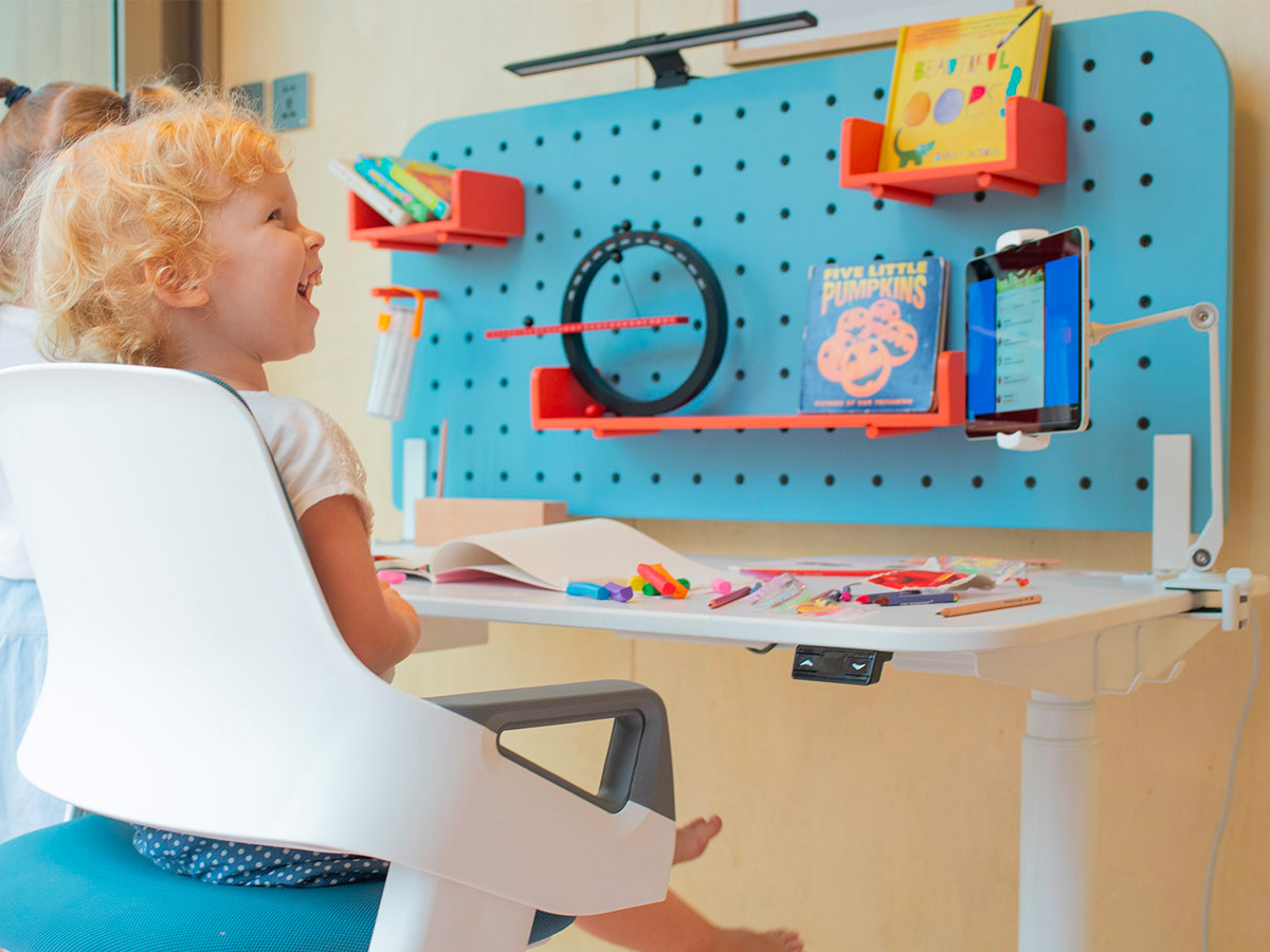 Kids Standing Desk that Grows with Your Child