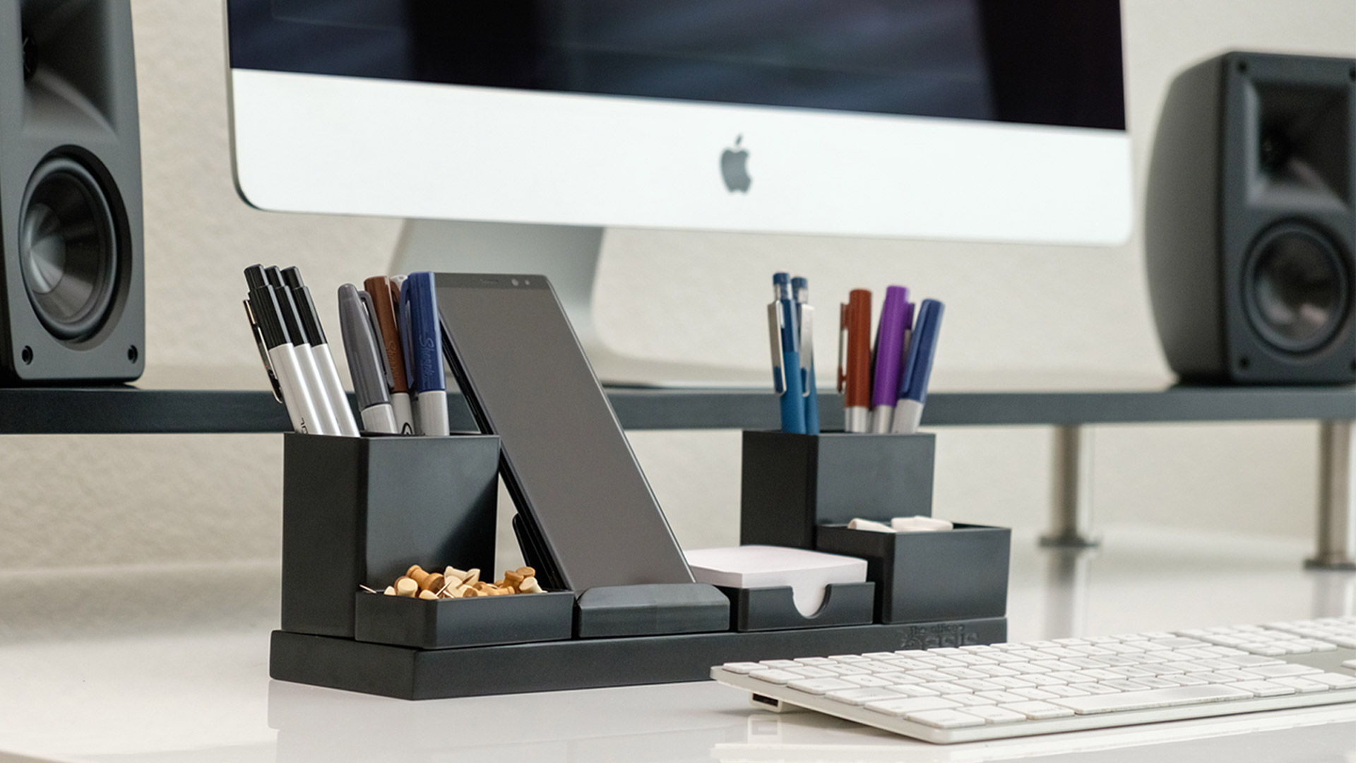 The Magnetic Desk Organizer That Keeps Your Focused.