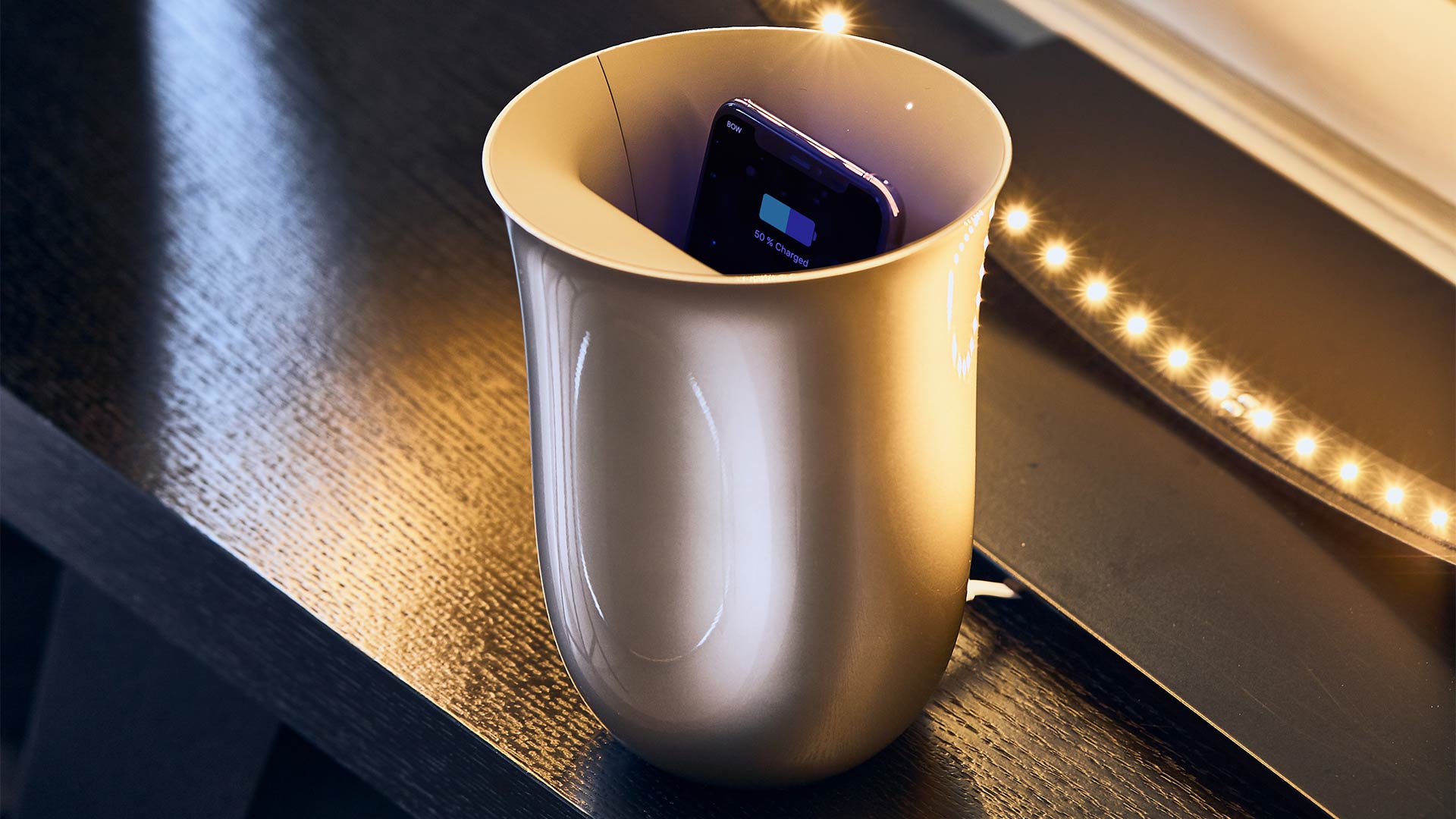 Lexon Wireless Charging Uv Sanitizer Simple Human Phone