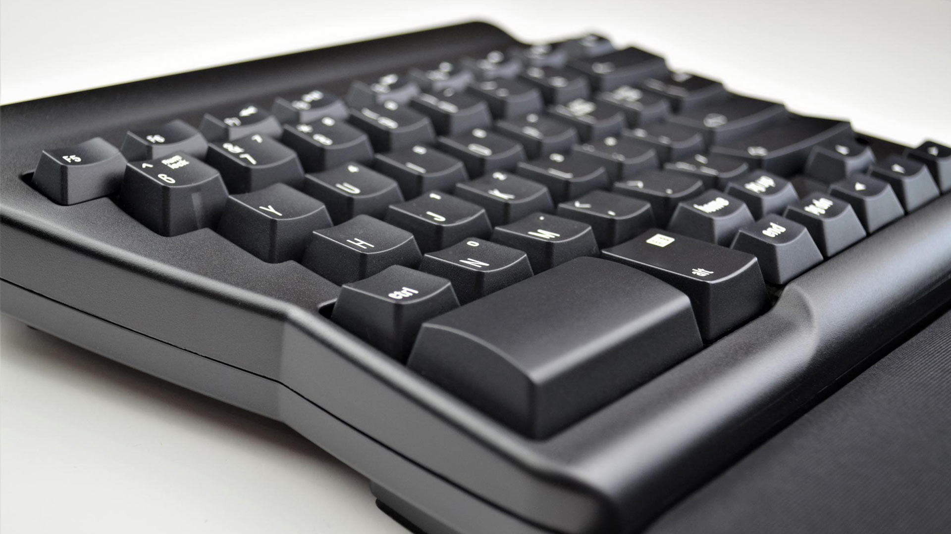 Matias Programmable Ergo Pro Keyboard for PC - Healthier Typing