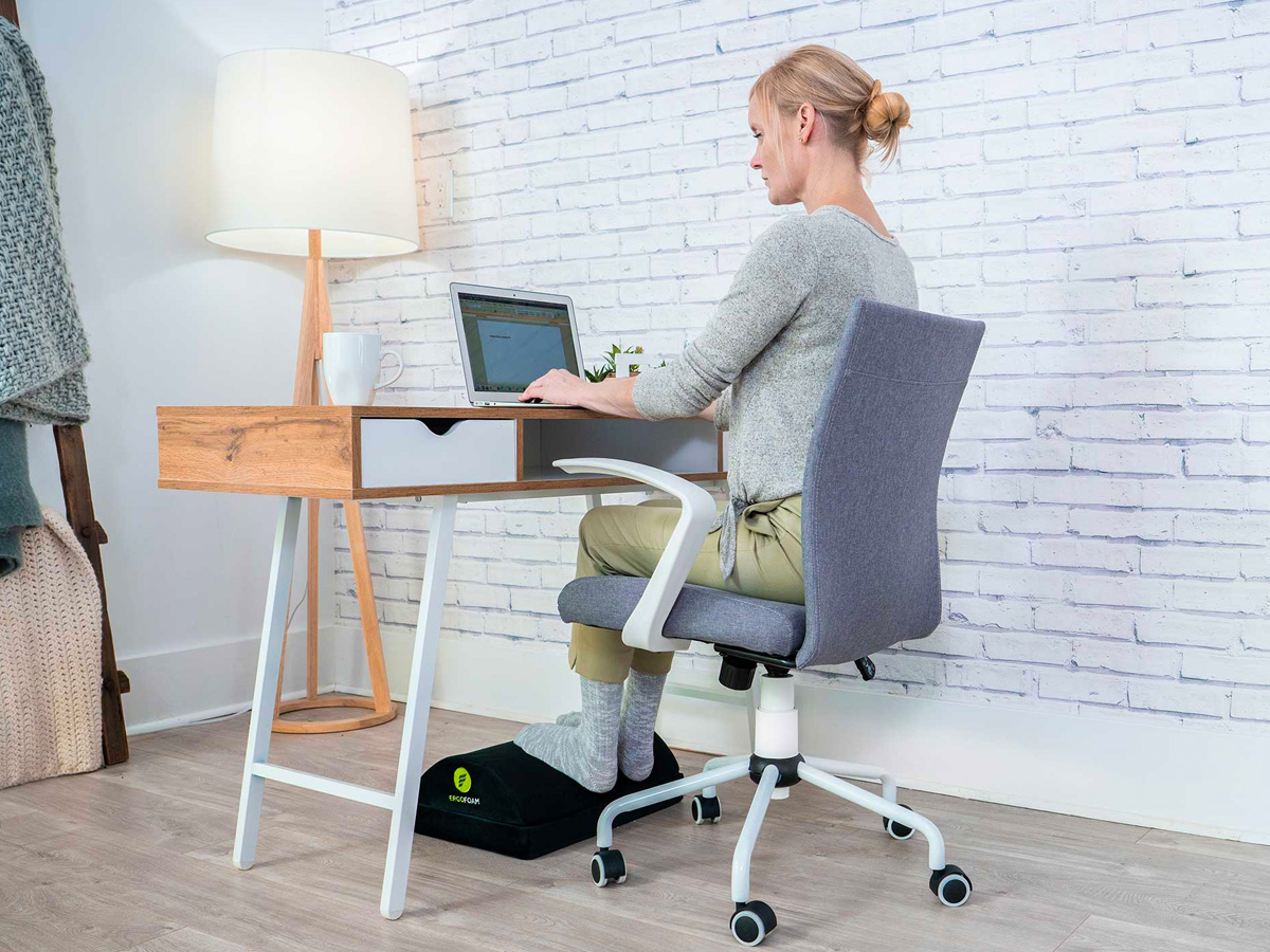 ErgoFoam Foot Rest: Adjustable Height