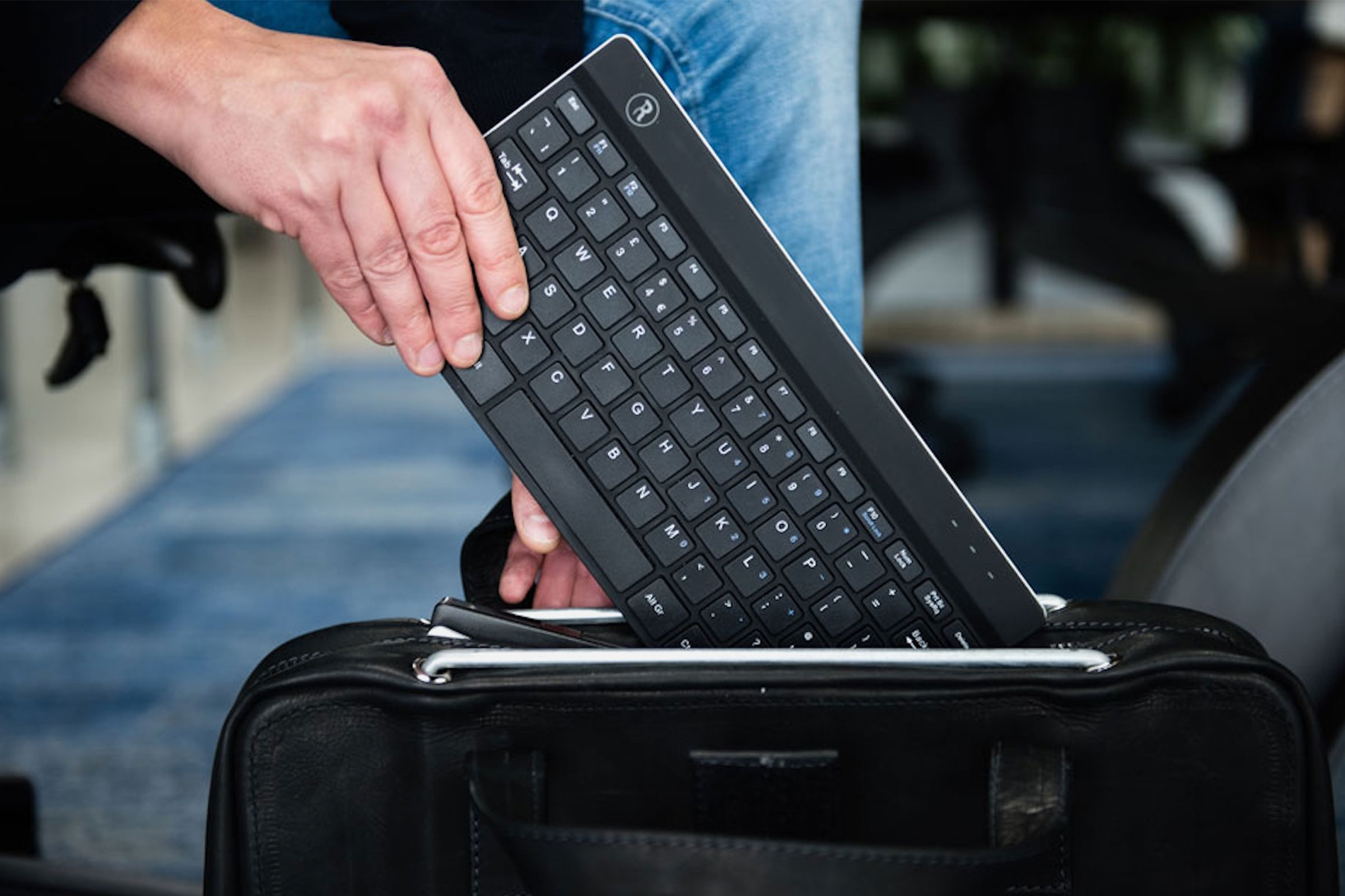 R-go-tools Compact Slim Ergonomic Wired-USB Keyboard, QWERTY (US)