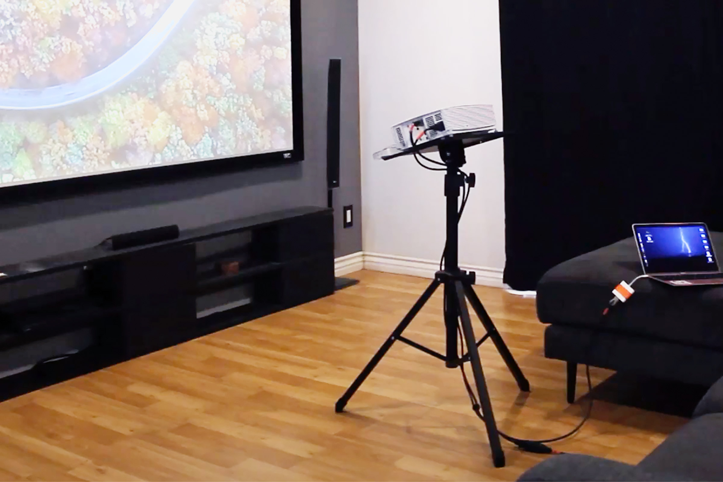 Mount-It! Tripod Projector Stand
