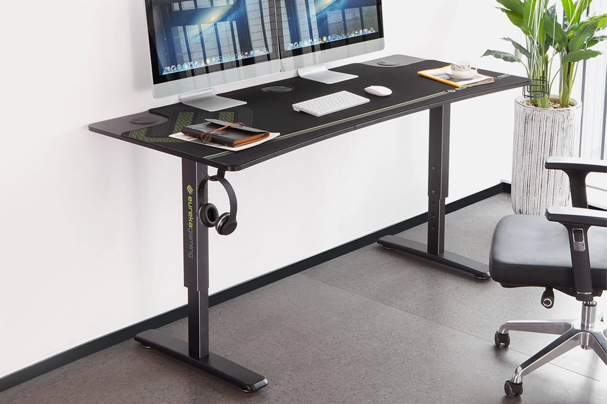 EUREKA IM63 Curved Desk: Additional Storage & Manual Height Settings