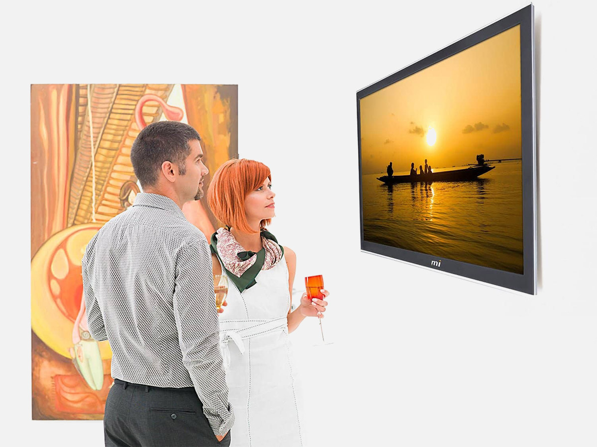 Mount-It! MI-318L Heavy Duty Wide Screen Wall Mount