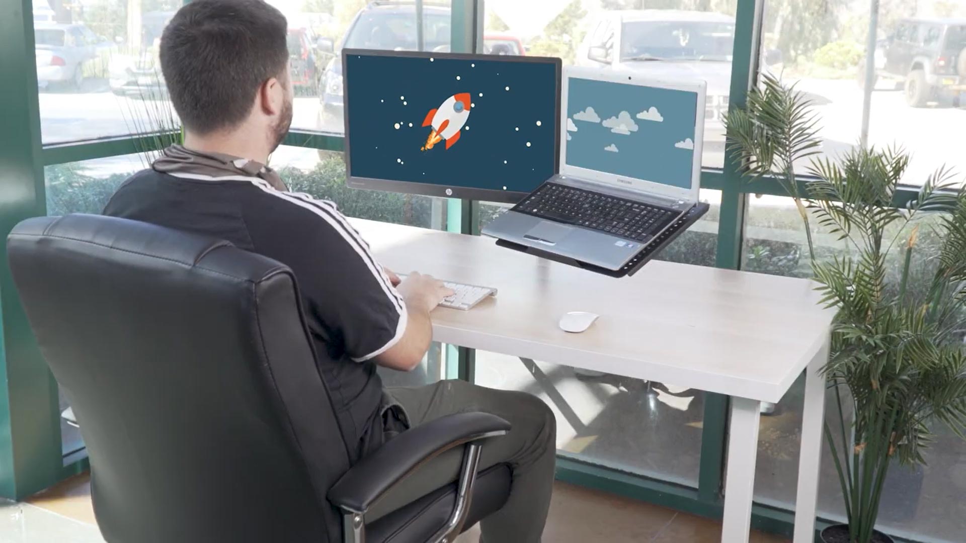 Lap Desk - With Retractable Mouse Pad - Monitor Mounts, Display Mounts and  Ergonomics